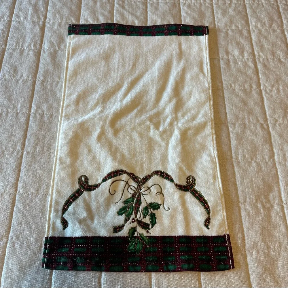 Lenox Holiday Bath & Fingertip Towel Set